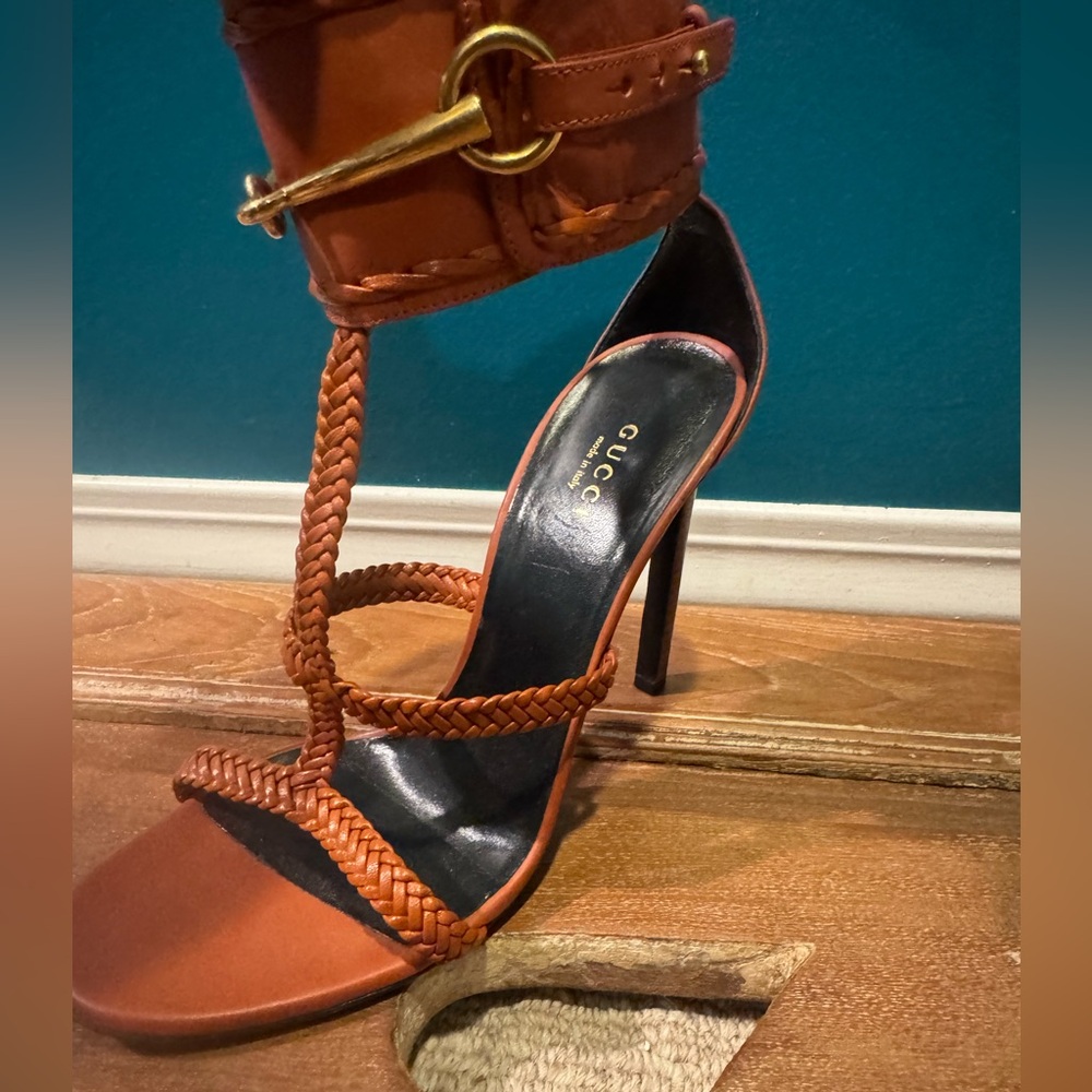 Gucci Women's Orange Braided Heels - Picture 3 of 9